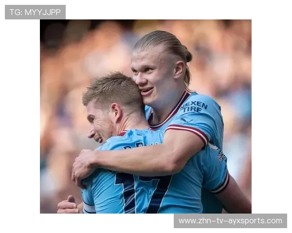 哈兰德点球处理冷静，成就球场英雄